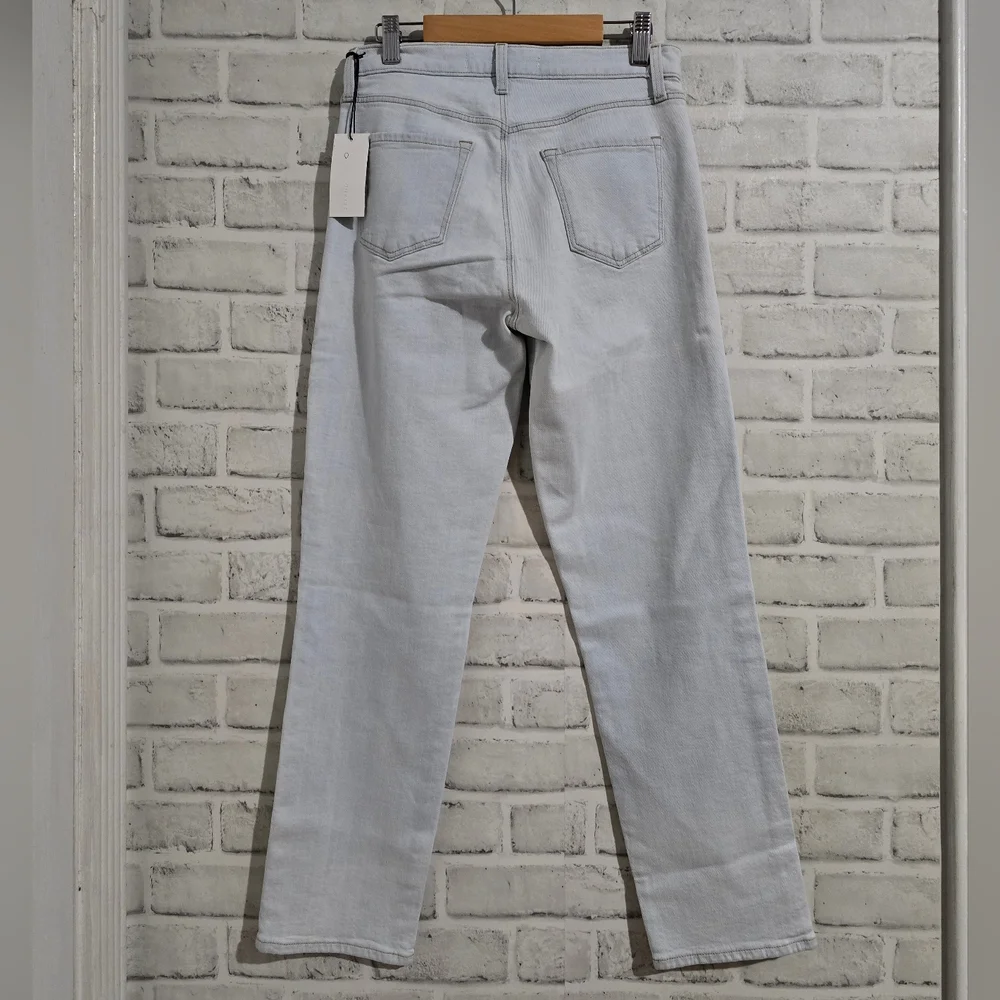 NEW J Brand Adele‎ Midrise Straight Jean Visionary Light Wash size 26